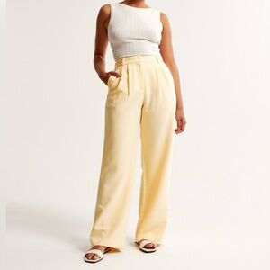 NWT Curve Love A&F Sloane Tailored Pant Yellow